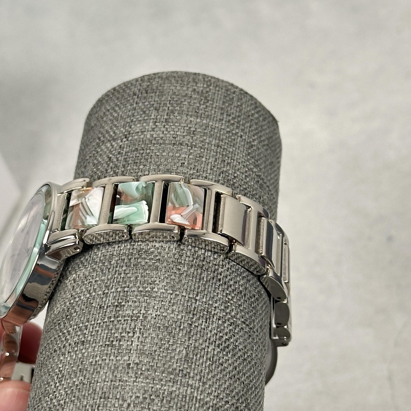 Geneva Watch Womens 34mm Silver Dial Green Bezel Marbled Bracelet Dress Formal