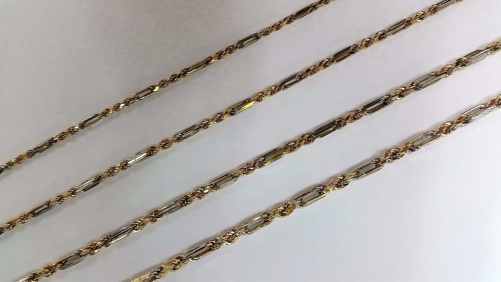 14K Gold Figarope Chain Yellow White 3mm ~ 4.5mm / 16″ ~ 28″