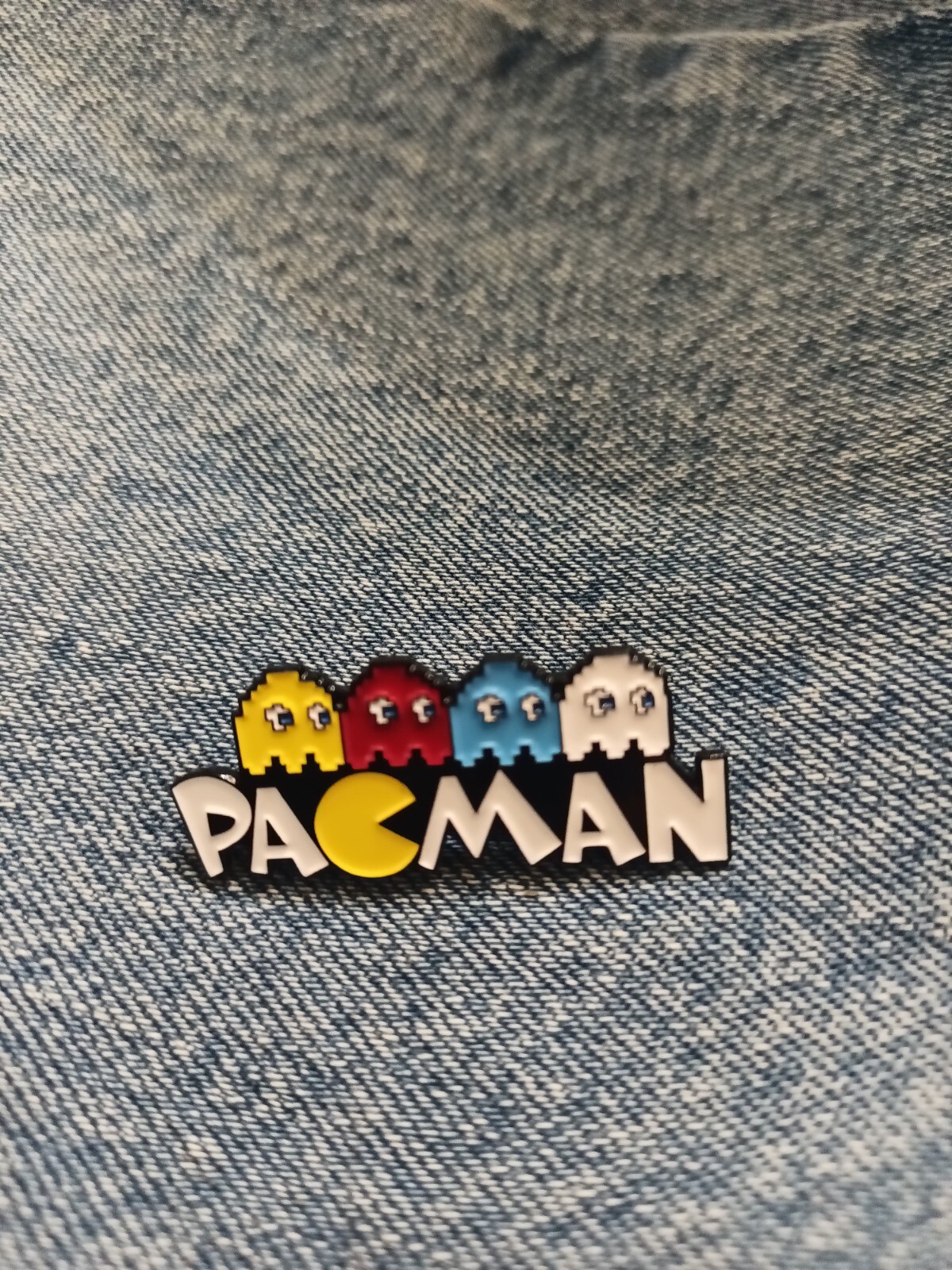 PAC MAN-80’S RETRO- ENAMEL, LAPEL, BROOCH PIN-NEXT DAY SHIPPING