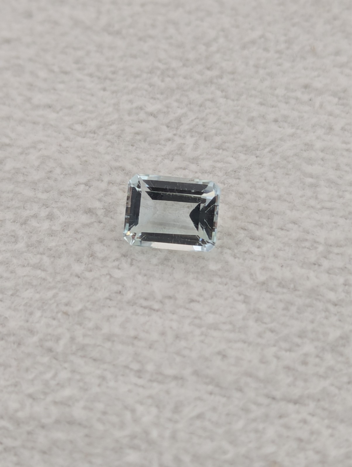 Aquamarine Clear Faceted Gemstone 2.4 carat (0.49g) 9.7 x 7.6 x 4.7 mm