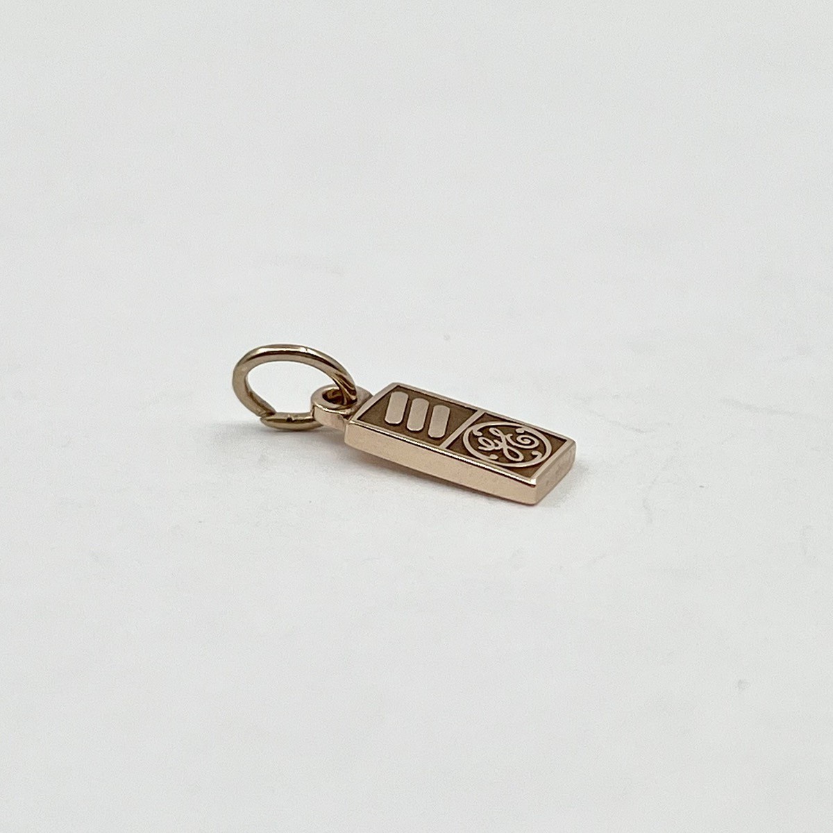 14k Yellow Gold Vintage GE General Electric Logo Bar Charm (LO1005140)