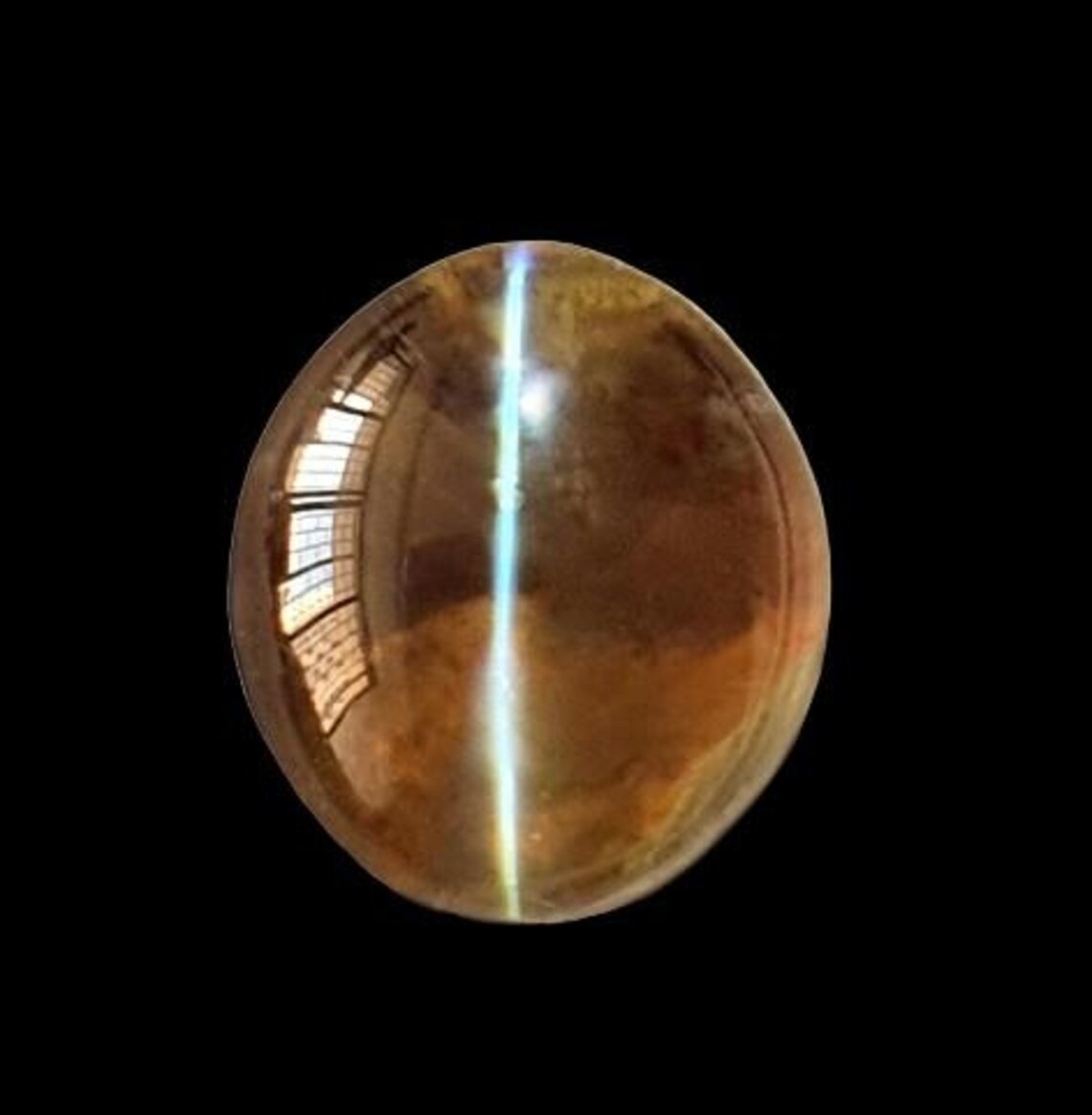3.20 ct Milk and Honey Cats Eye Chrysoberyl Unheated gemstone from Sri Lankan