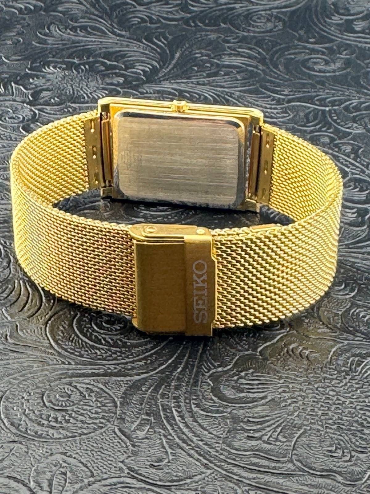 GOLD GREEN Vintage Seiko Slim Quartz Men’s Wrist Watch