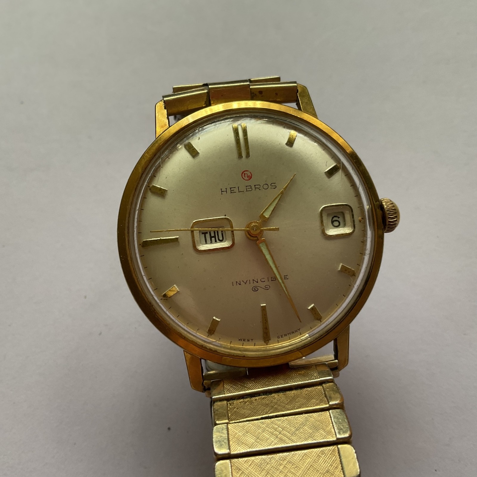 Vintage HELBROS Invincible Day Date Mechanical Mens Wristwatch