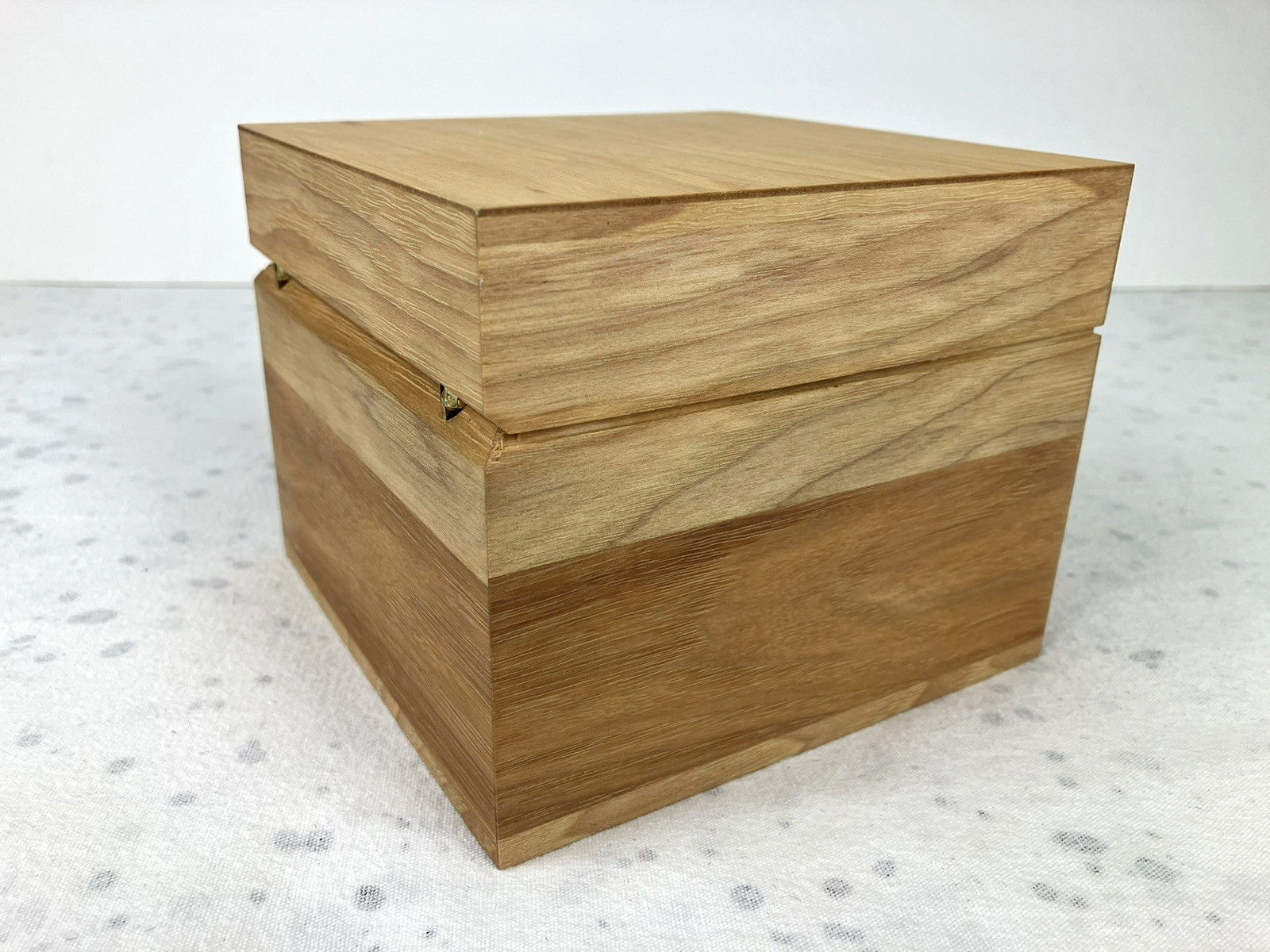 SHINOLA DETROIT Wooden Watch Case Empty Box Magnetic Closure Wood 0420 – 1505
