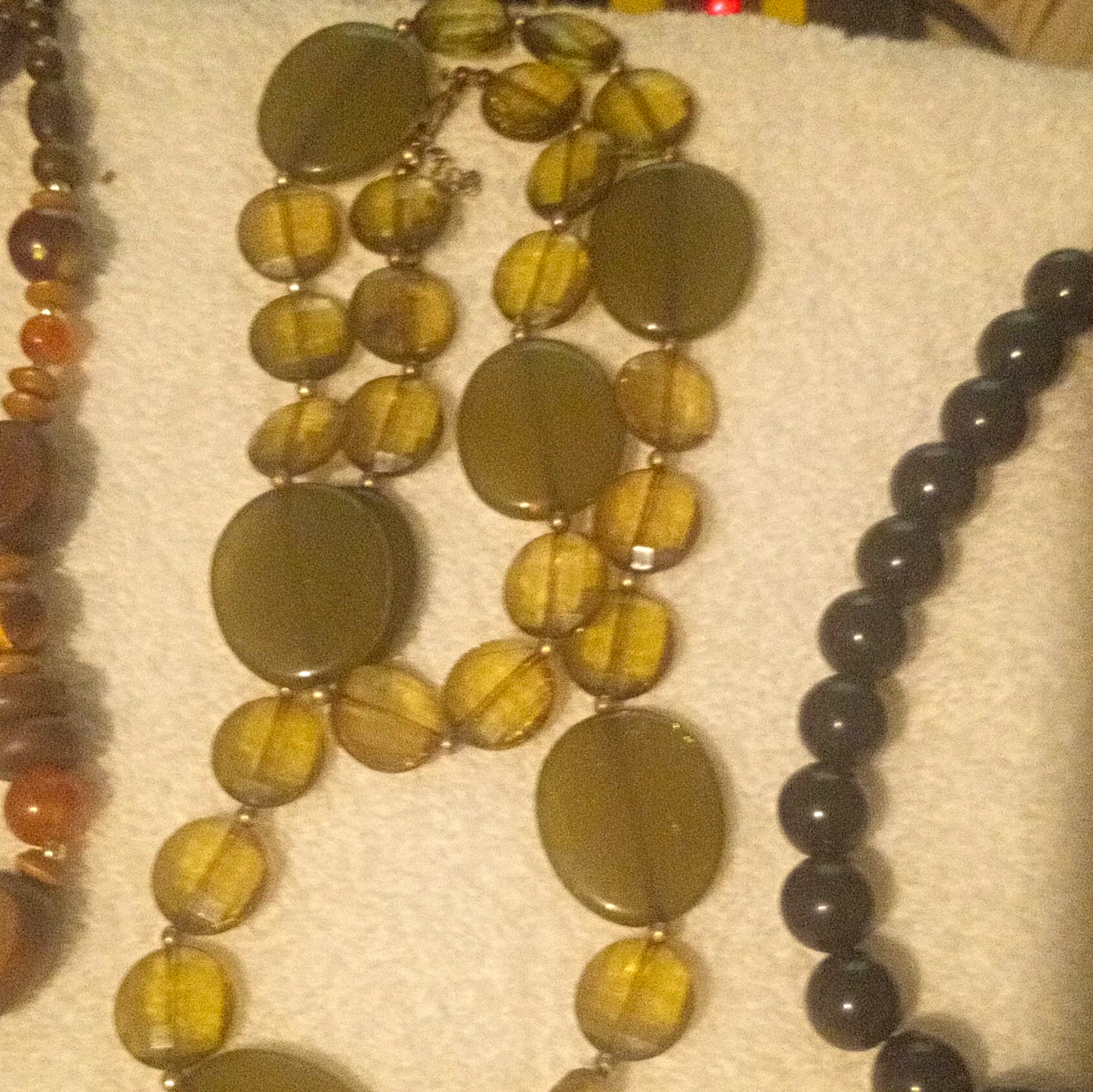 Green & Yellow Plastic Beaded Necklace Ball/Bead Chain No Stone