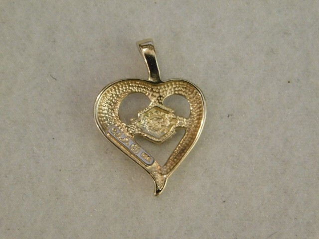 10K YELLOW /WHITE GOLD “HARLEY DAVIDSON” HEART PENDANT 1.64 GRAMS TW 15.1MM WIDE