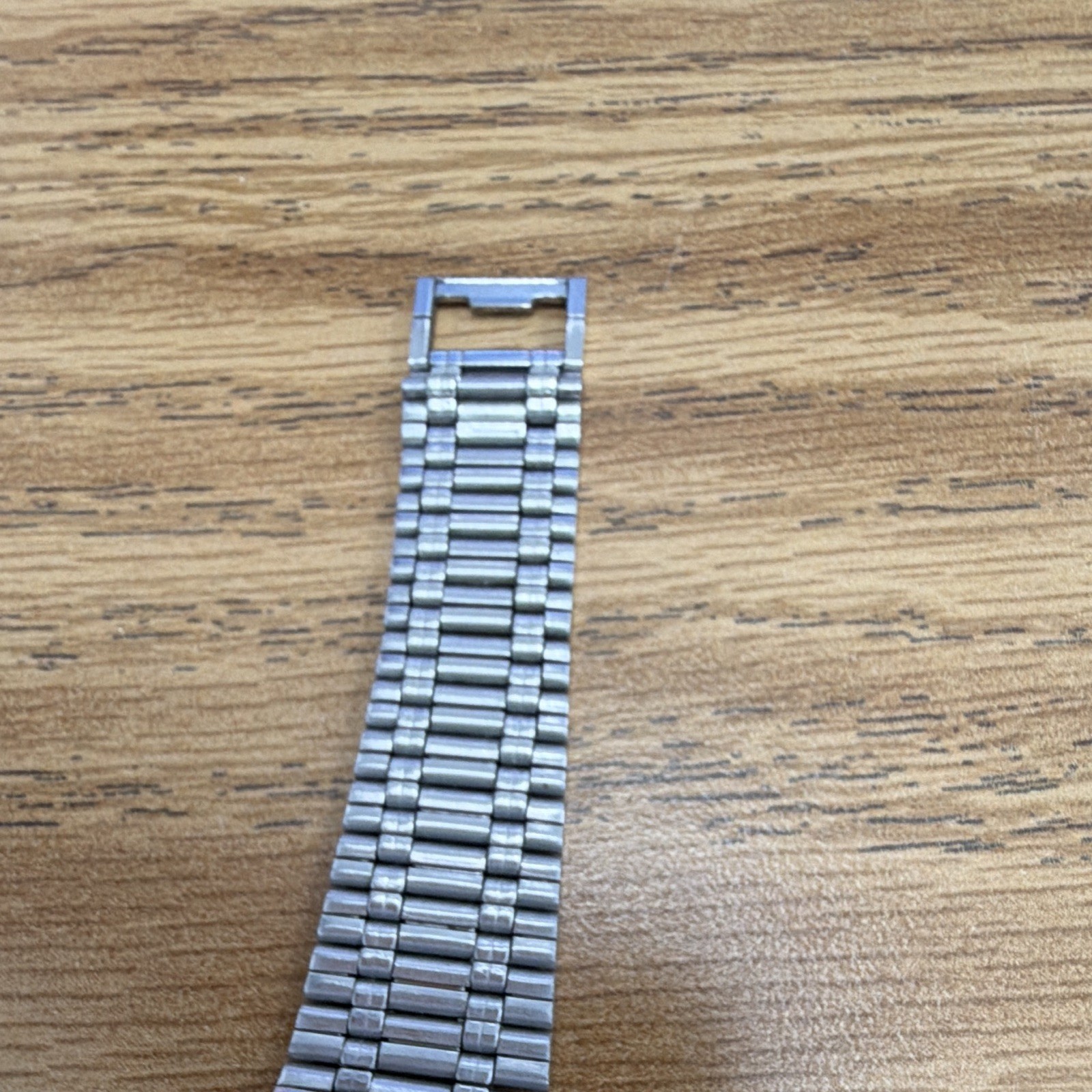 Gucci 9040L Quartz Gold Dial Two-Tone Stainless Bracelet Date Vintage 26mm