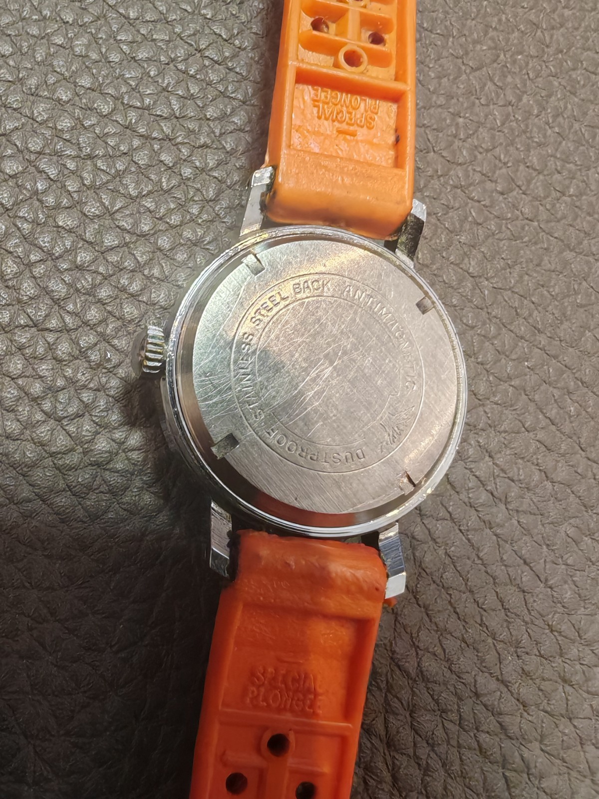 Rare Vintage LOV Watch Mechanical Movement Diameter 30mm