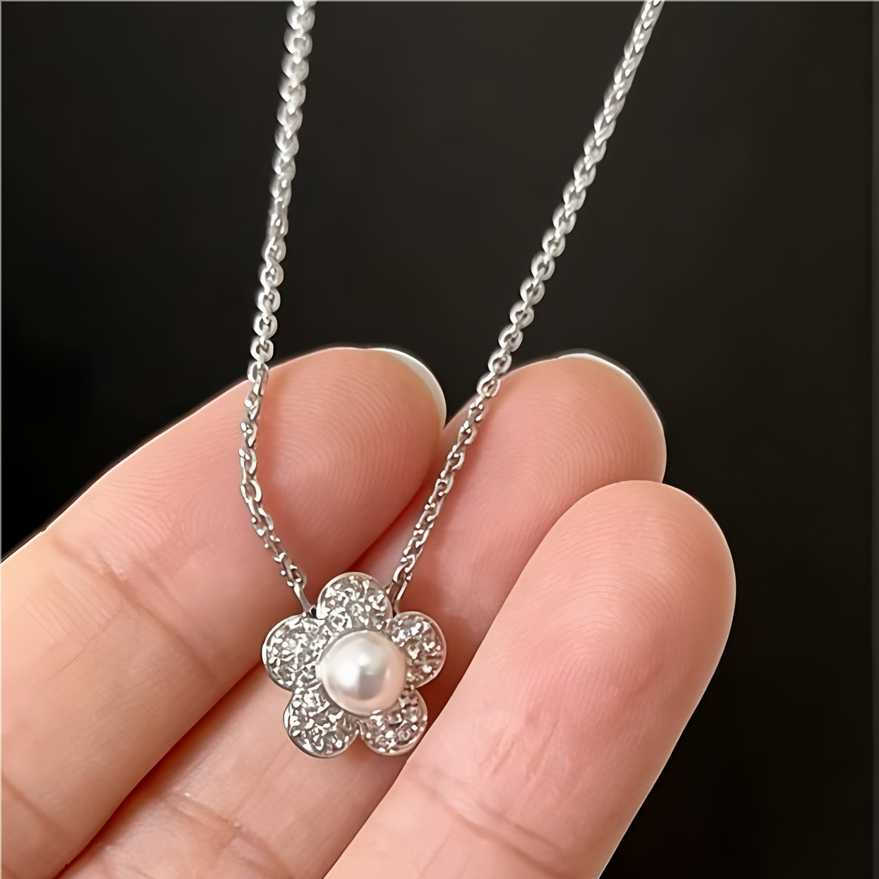Ariana Grande x Swarovski Necklaces Flower-shape Inlaid Pearl