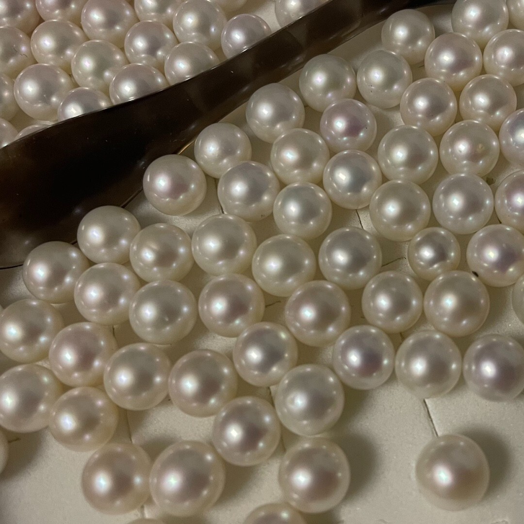 A pair 7.6-8mm south sea white round loose pearl half drilled