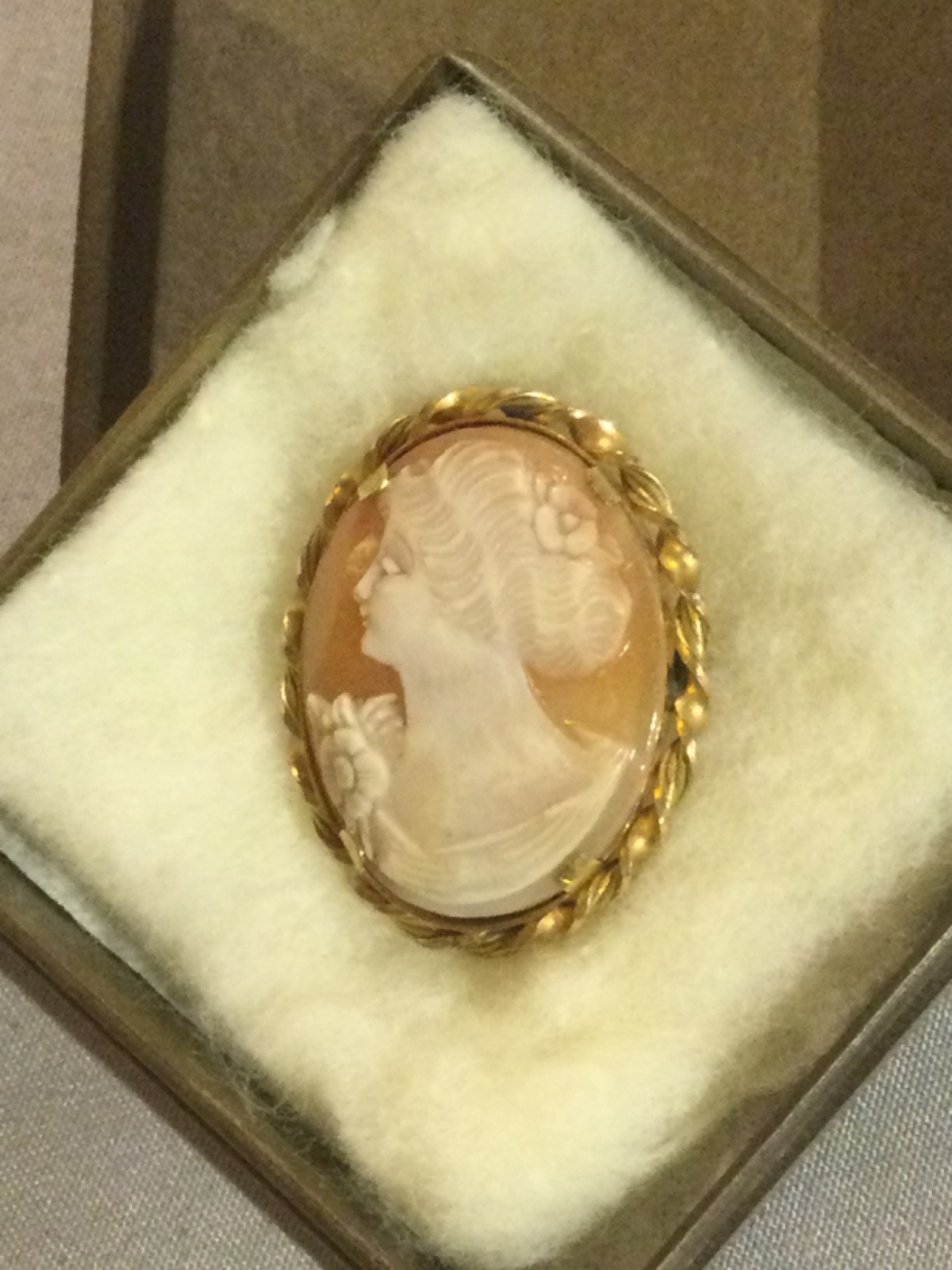 Vintage 1/20 12K Carved Shell Cameo Classic Baroque Brooch or Pendant