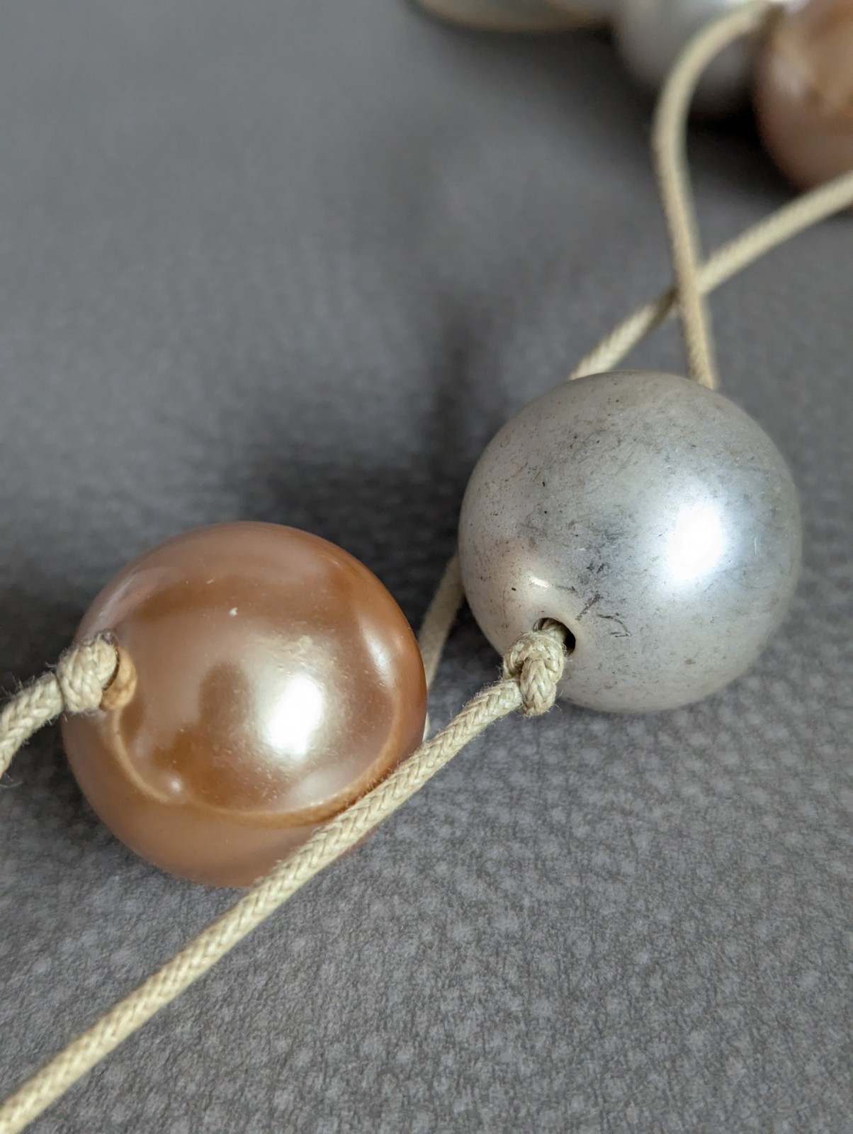 SILVER & BRONZE COLOURED LARGE BEADED STATEMENT NECKLACE, APPROX 92cm LENGTH