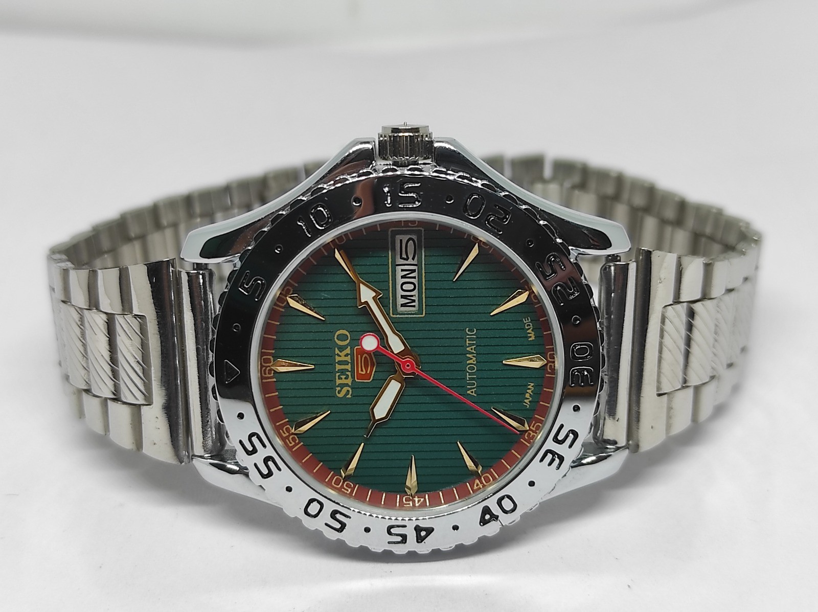 Vintage Refurbished Seiko Automatic Transparent GreenD/D Men’s WristWatch 38MM