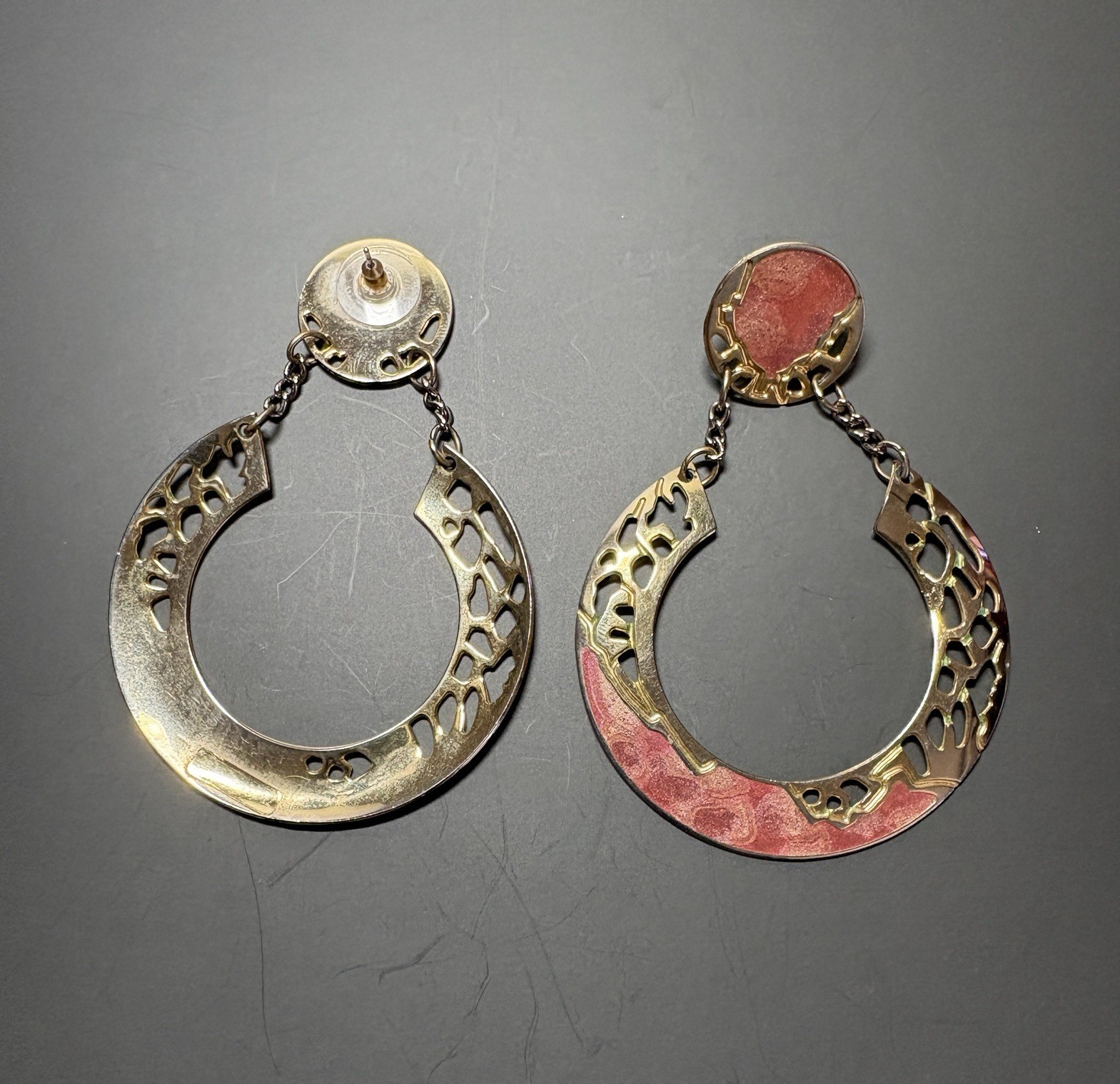 Vintage Edgar Berebi Gold Tone Pink Mauve Enamel Open Hoop Drop Earrings 80s