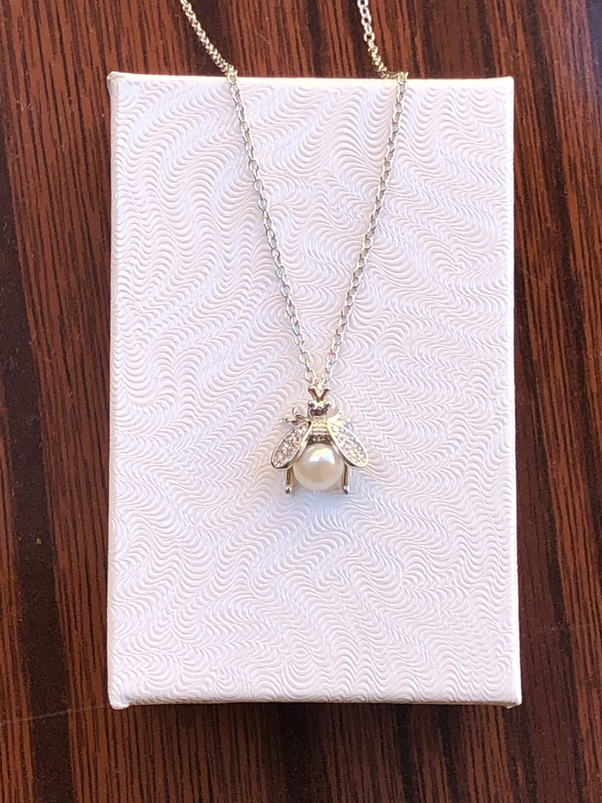 925 Sterling Silver Cz Pearl Bumble Bee Pendant Necklace 11mm(0.43″) 17.75″