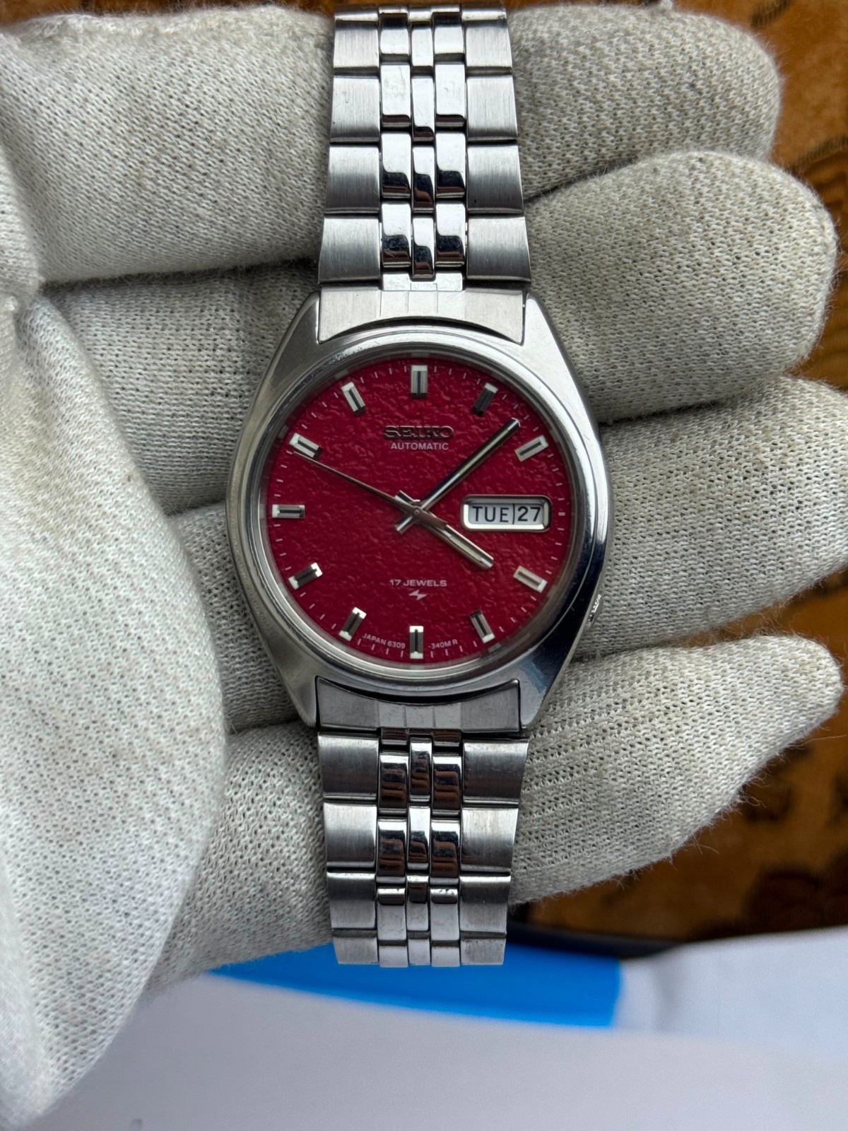 Seiko 5 Vintage Mens Automatic 17 Jewel Red Textured Dial Day-Date Men’s