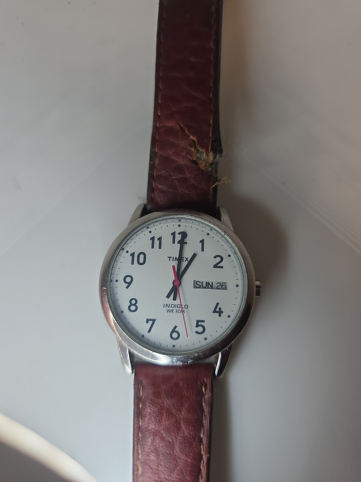 Timex Indiglo WR 30M Mens Watch 35mm White Dial Brown Leather Day Date T20041