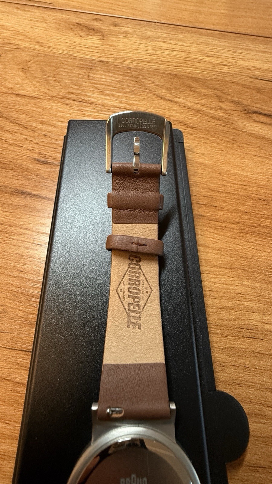 Braun AW 50 – Iconic German minimalism design.
