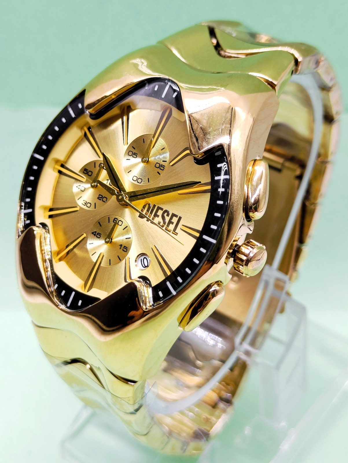 Awesome Diesel Mercurial Date Indicator Chronograph Quartz Men’s Wrist Watch