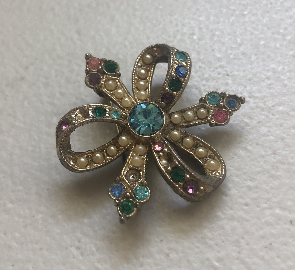 Vintage Mid 20th Century Brooch Base Metal With Sparkly Multicolored Stones