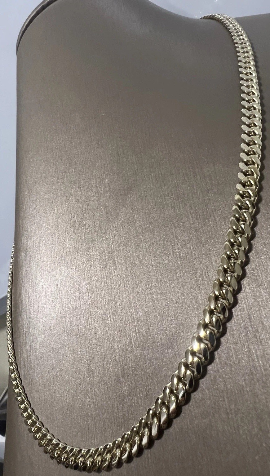 Men’s Solid 14k Yellow Gold Miami Cuban Link Chain 5mm Necklace 20” Approx. 39G.