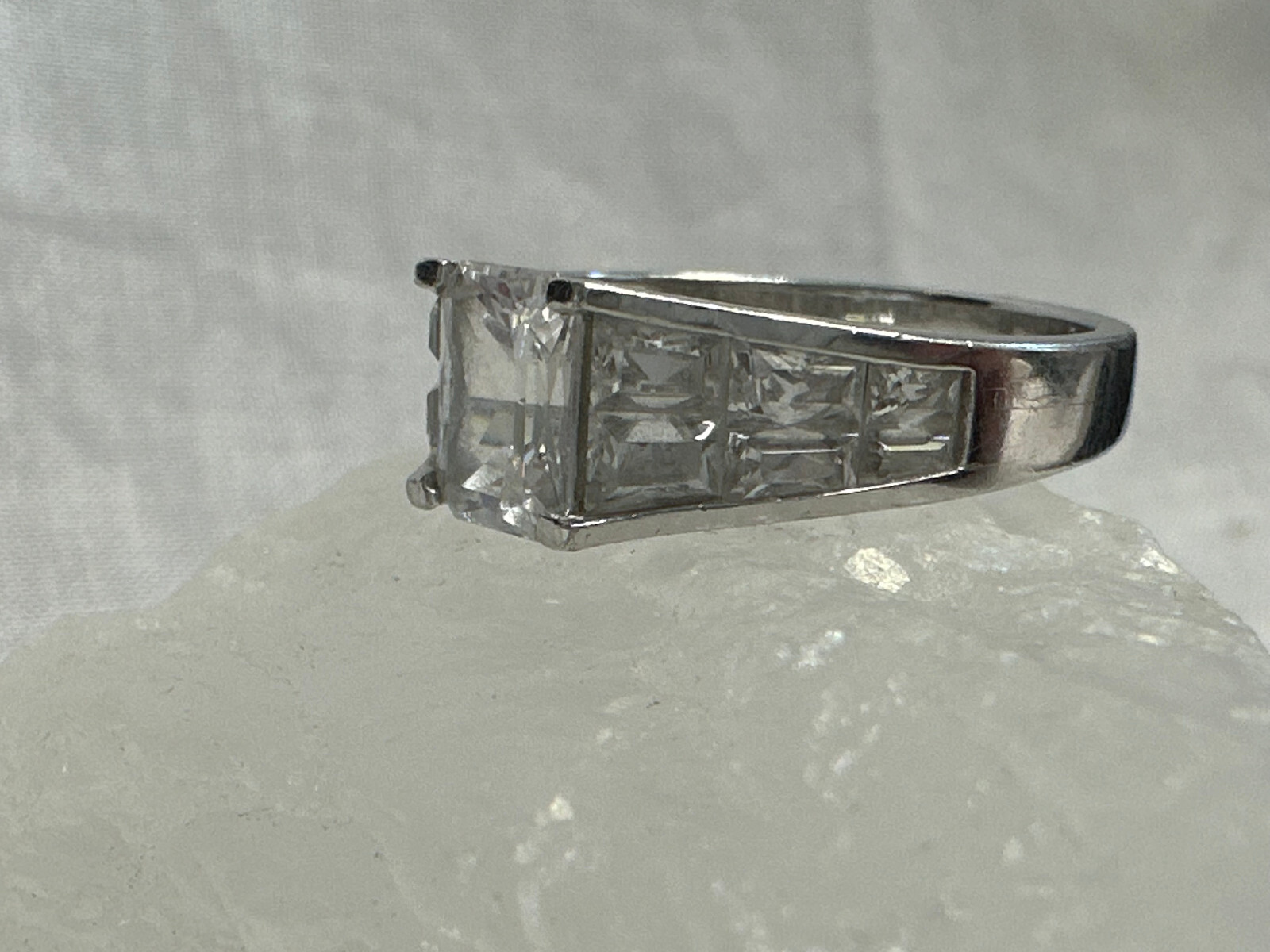 Sterling Silver Ring 5.67g Fine Jewelry Sz 9.25 Band Clear Stones