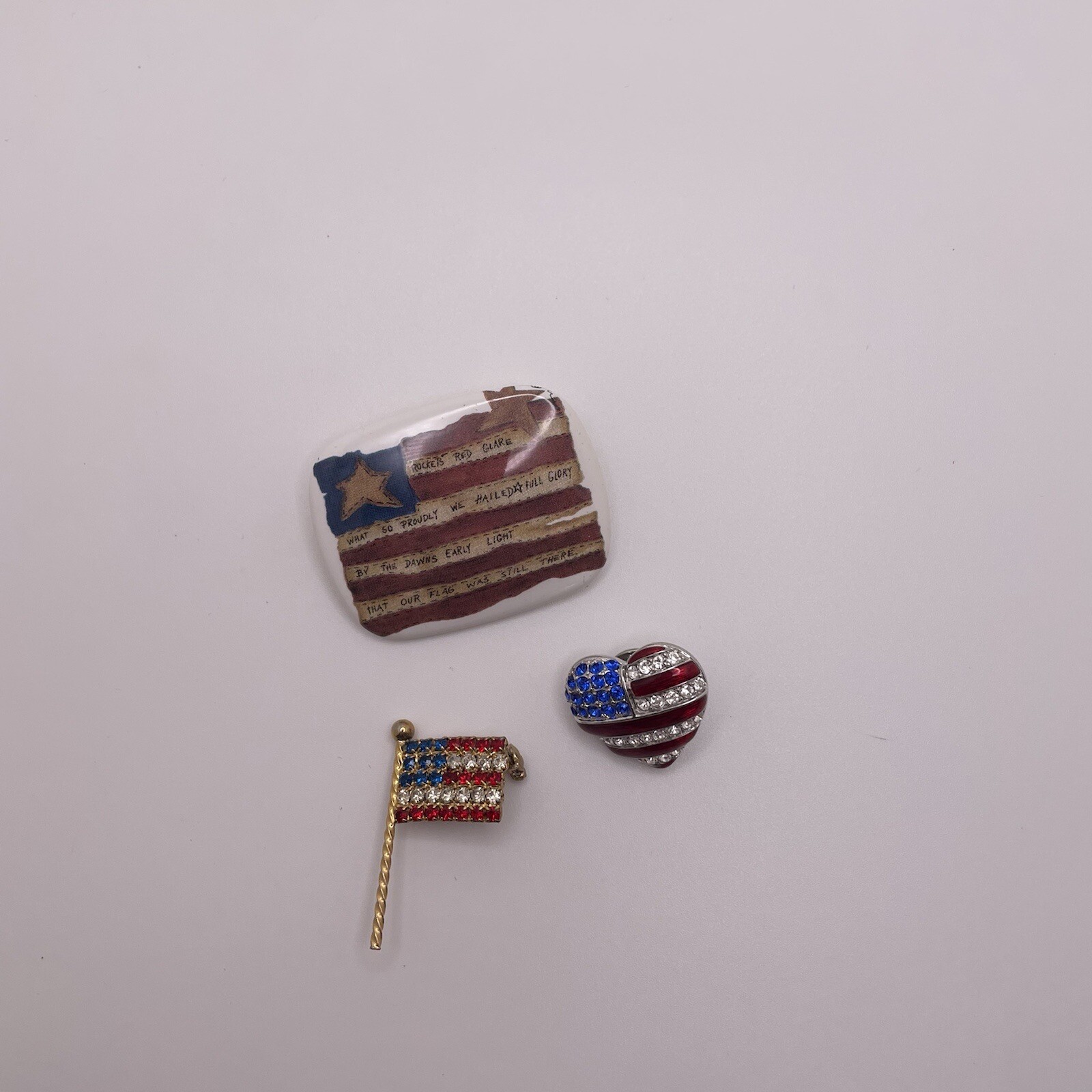 Lot Of 3 Vintage – Modern Brooch Pins – American Patriotic Patriot Flags / Heart