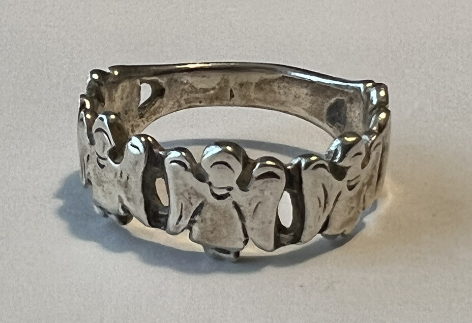 Vintage Designer Signed SE Sterling Silver 5 ANGELS IN A ROW Band Ring Size 8