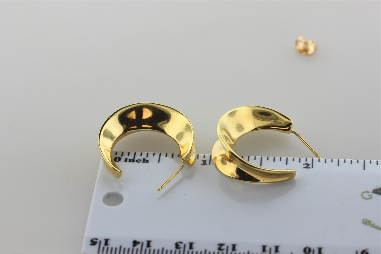 Robert Lee Morris 18K RLM 750 Studio Yellow Gold V Groove Hoop Earrings