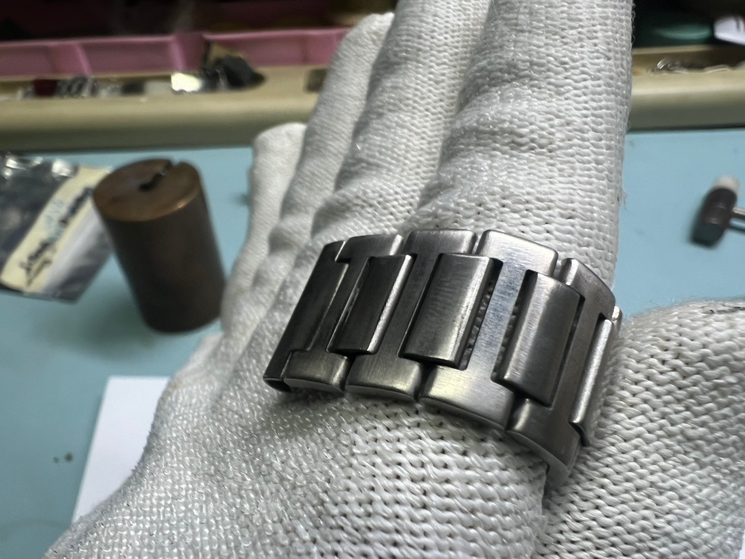 76. Seiko wristwatch 7005-8120 R date 37 mm running