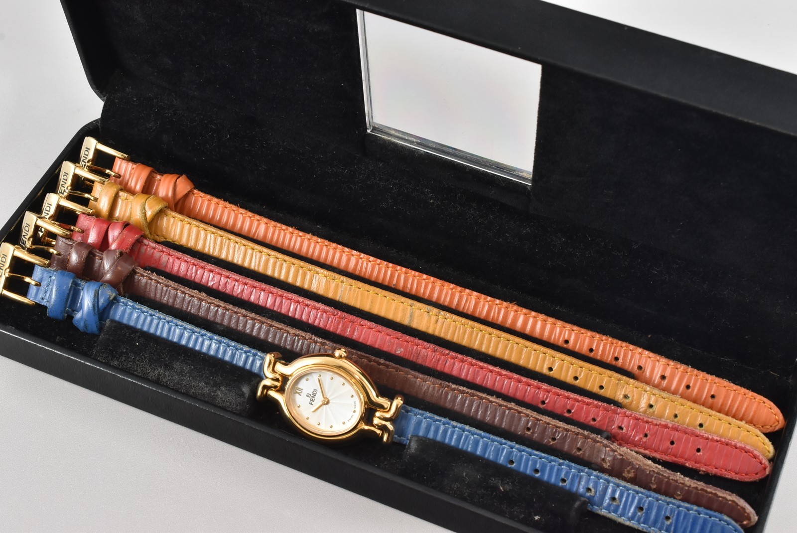 BOX Vintage FENDI Chameleon 640L 5 Change Belts Gold Ladies Qz Watch From JAPAN