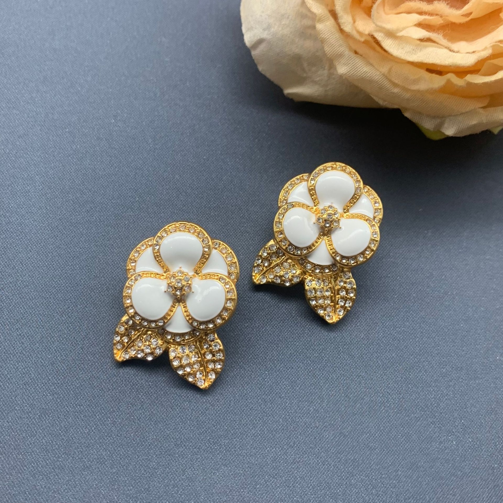 Fresh And Sweet Flower Earrings Stud Exquisite Fashion Women Jewelry Gifts