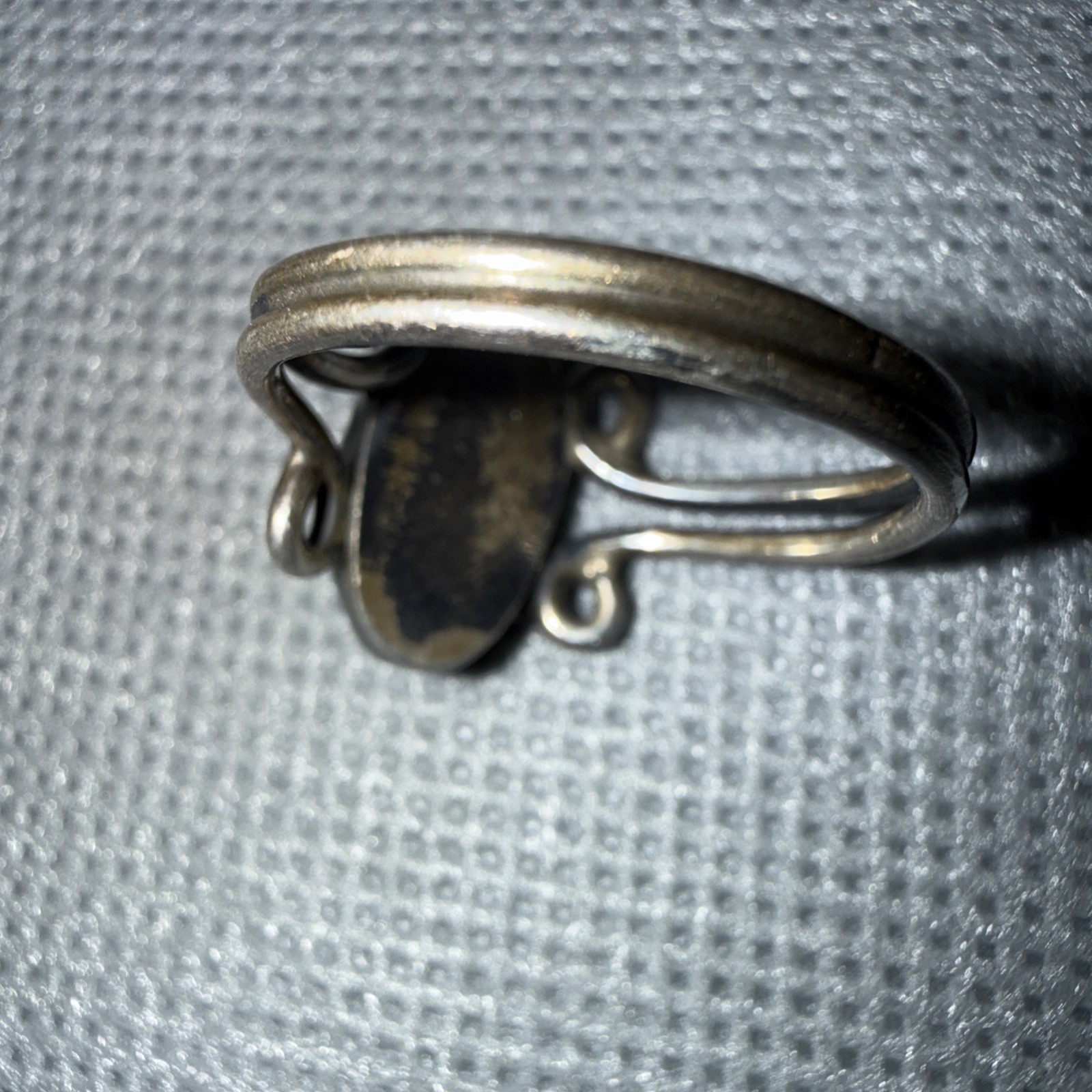 Natural Malachite, 925 Sterling Silver Ring-3.17grams. size 8. Needs Repair.