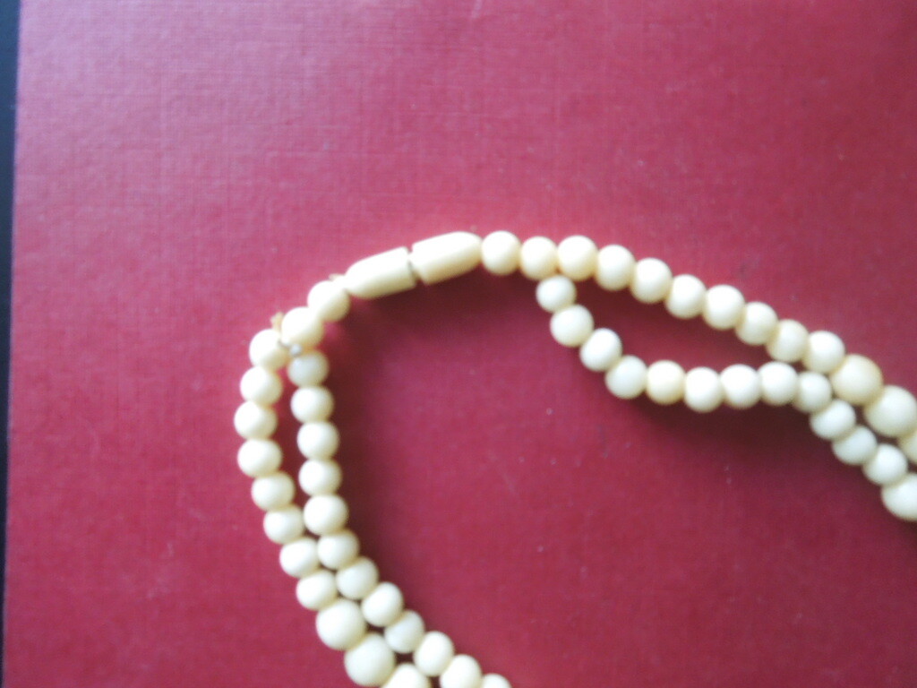 J3165 ART DECO NECKLACE VERY NICE CARVED LENGTH 40 CM