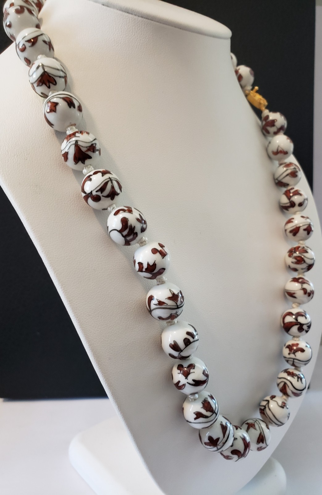 Vintage Chinese Export Necklace White Porcelain Painted Hand Knotted Box Clasp