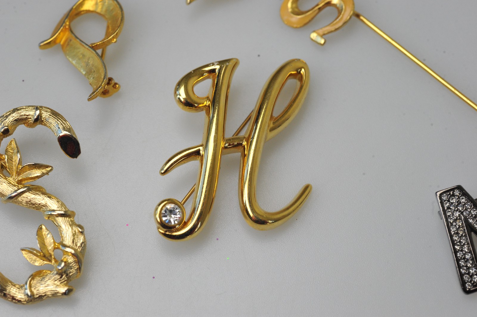 Vtg to now LOT brooch pin monogram initials some signed Monet AK Sarah AJ27