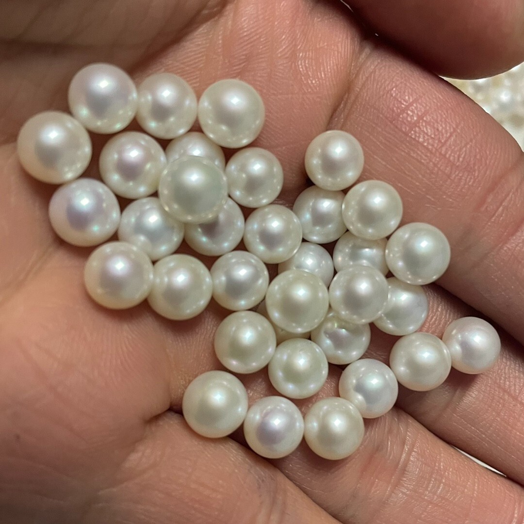 A pair 7.6-8mm south sea white round loose pearl half drilled