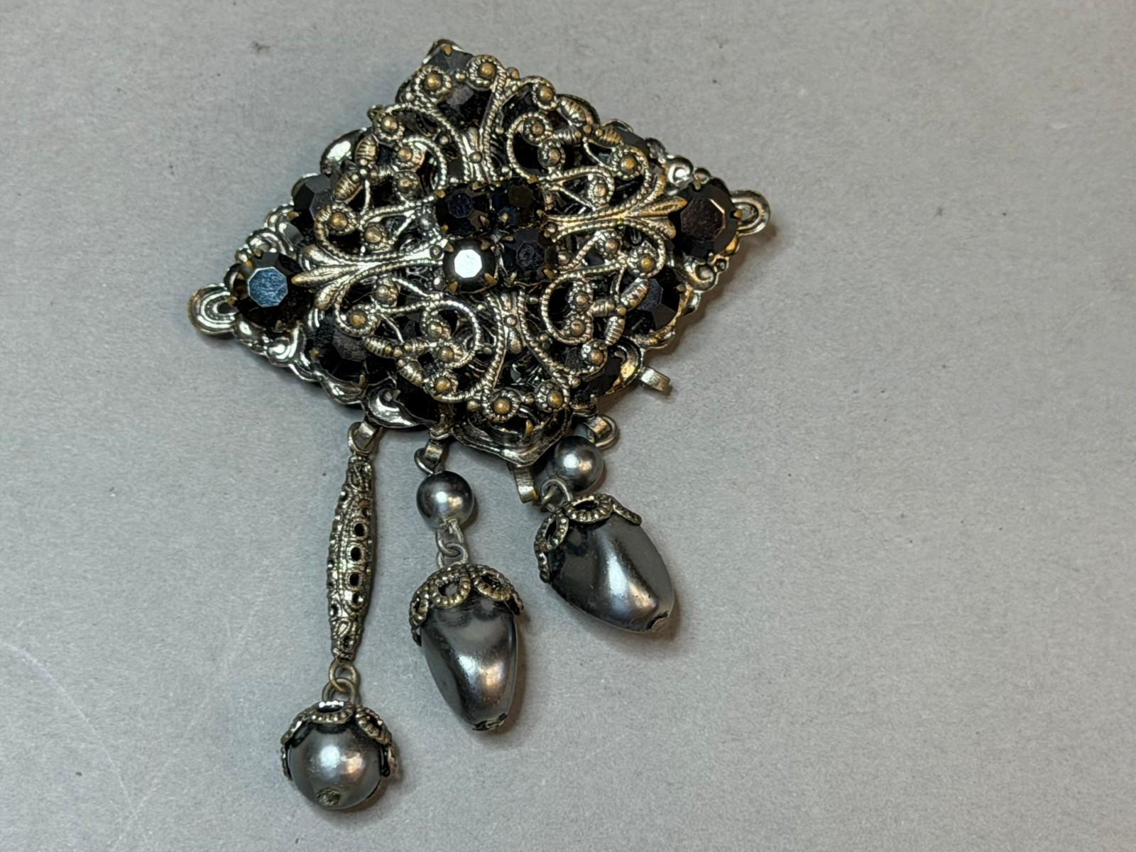 Vintage Costume Jewelry Lot Signed AVON Czech Jablonec USSR Brooches Earrings Se