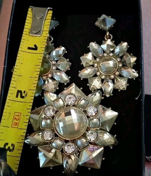 Brooch & Earrings Gift Set Faux Stones diamonds and Rhinestones.