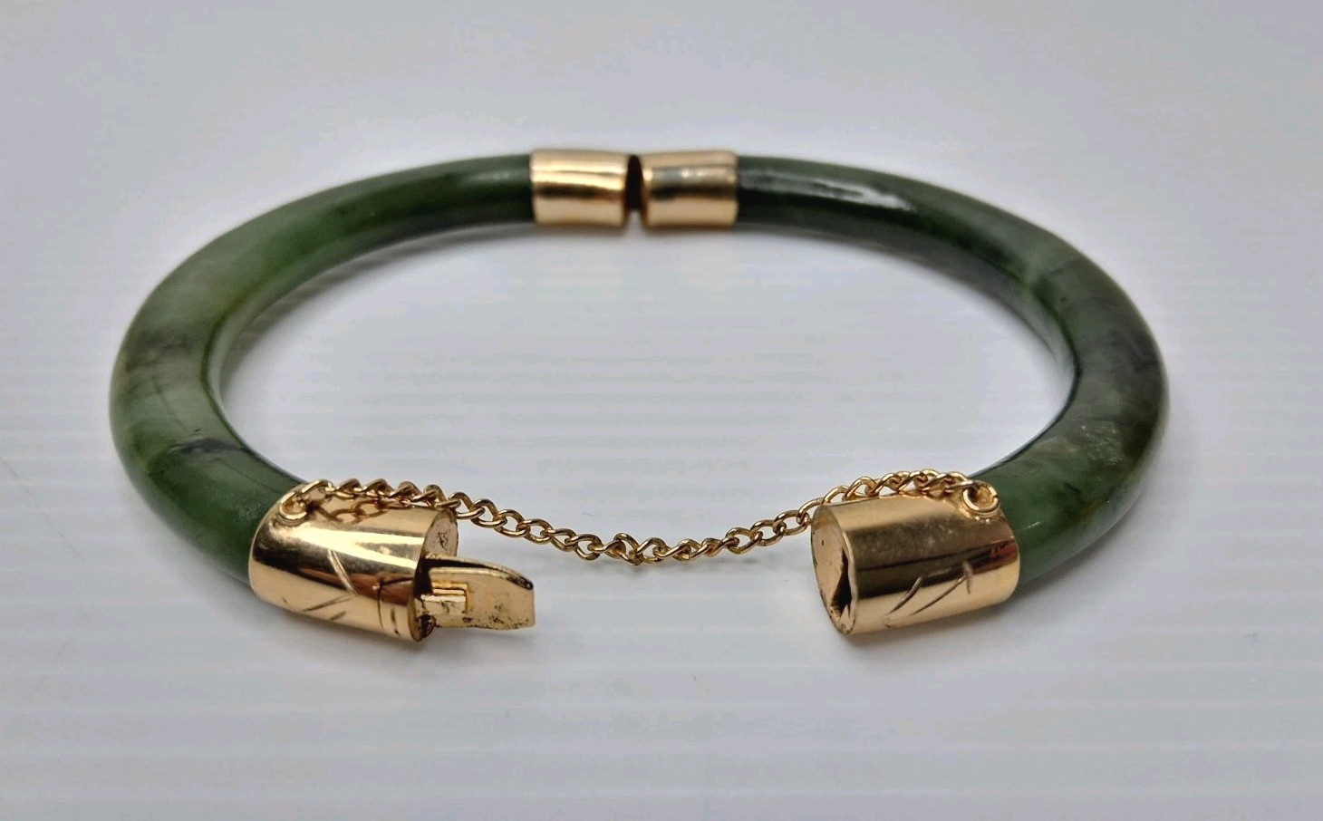 Vintage Green Nephrite Jade Hinged Gold Tone Bangle Bracelet Push Lock