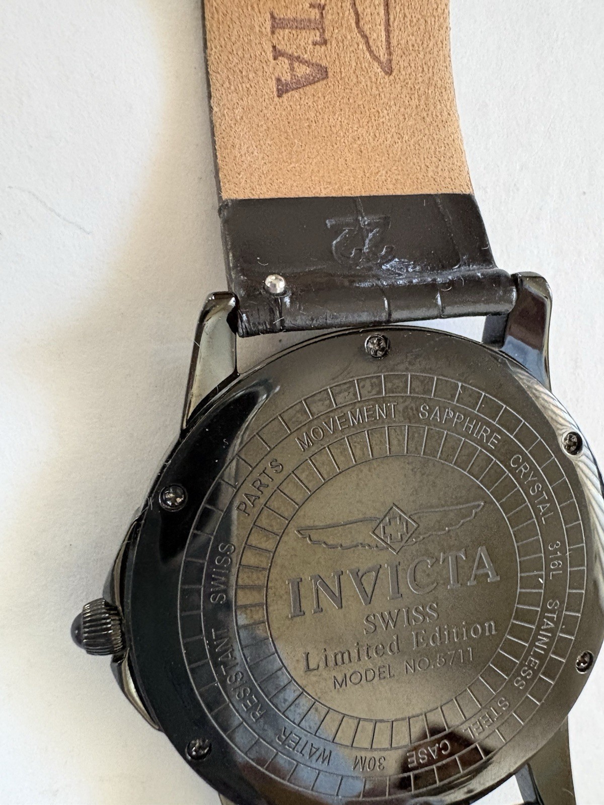 Invicta 5711 Men’s Dress Watch –New – Mother‑of‑Pearl Dial – Black Leather Band