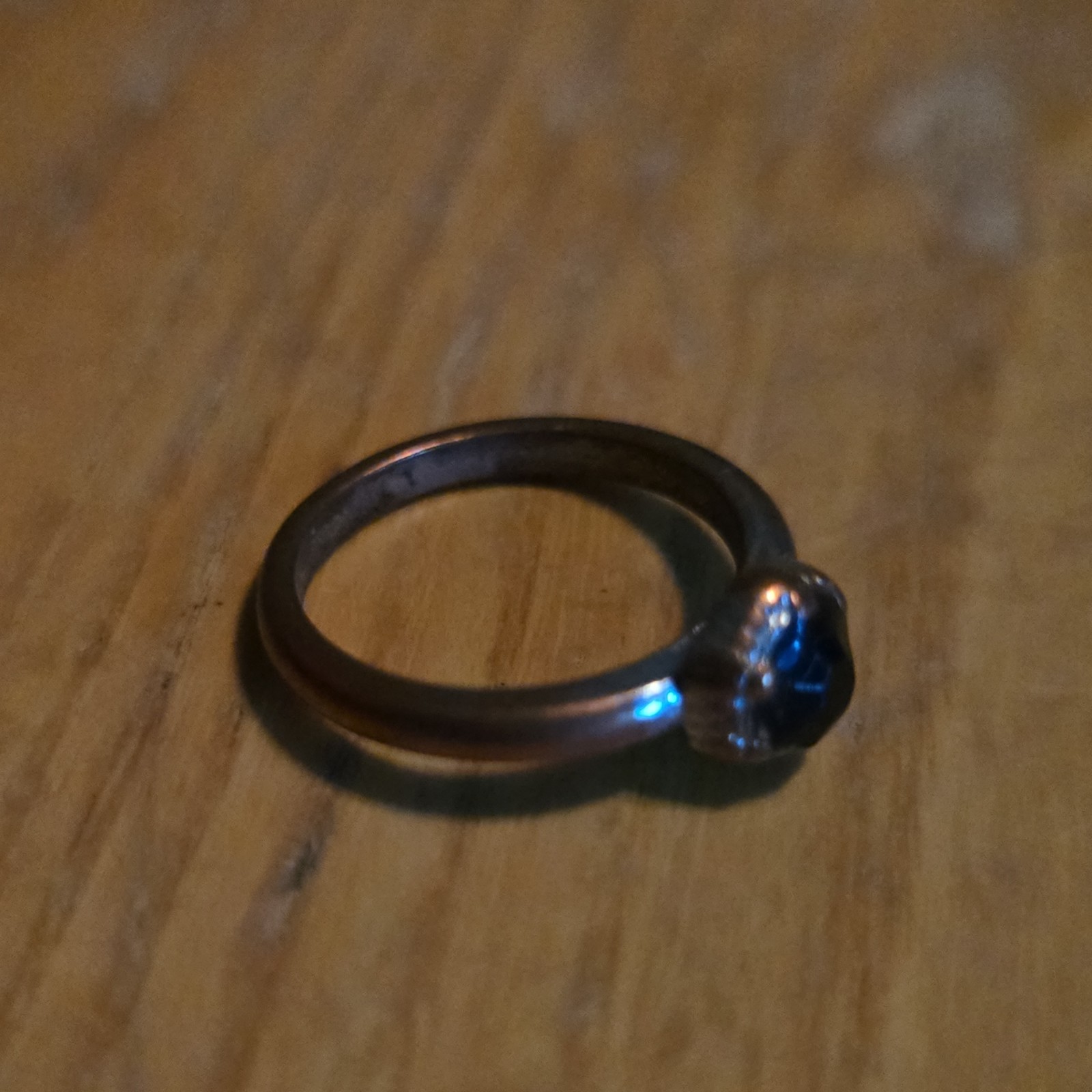 Silver Tone Metal Band Ring Size 6 Bezel Set Round Black Stone 1 Gem