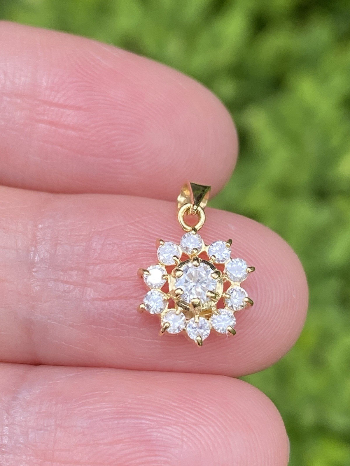 18K Yellow Gold 0.41CTW 100% Natural Diamond Flower Cluster Pendant