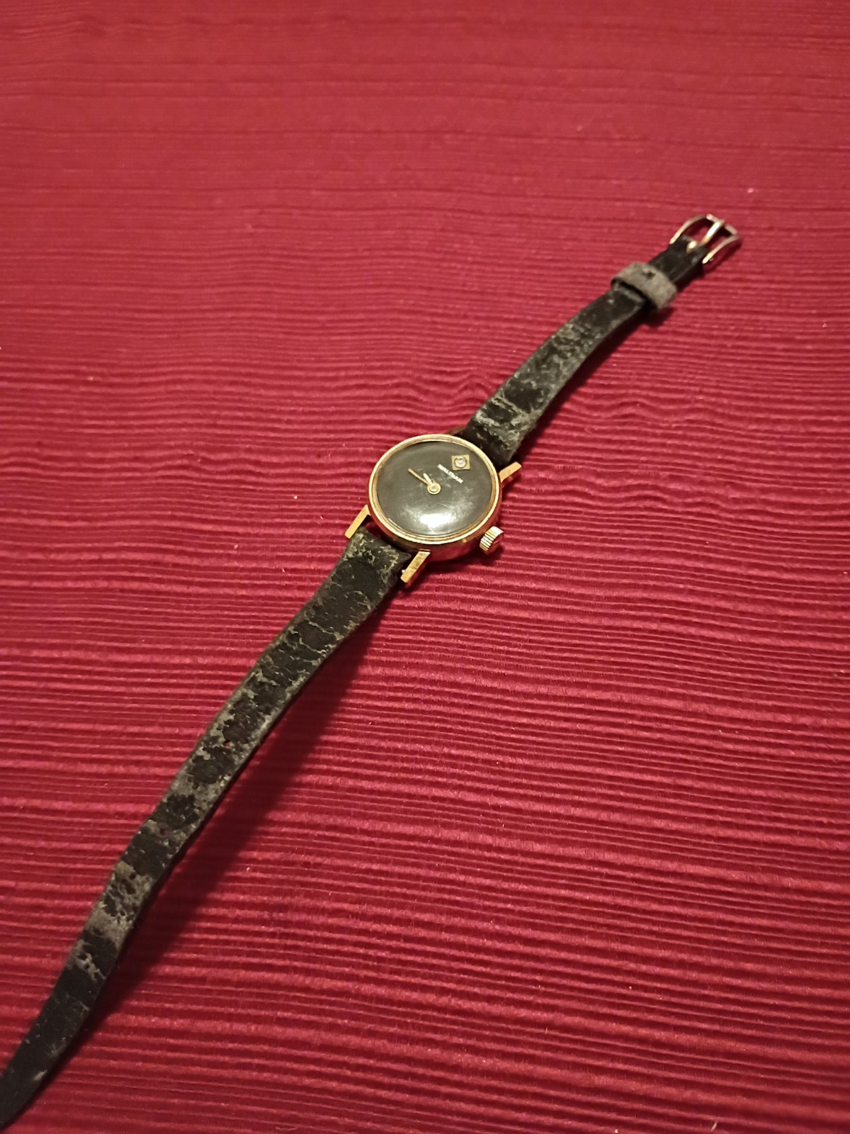Vintage Waltham Women’s Manual Wind Swiss Made Gold Tone Black Dial Leather