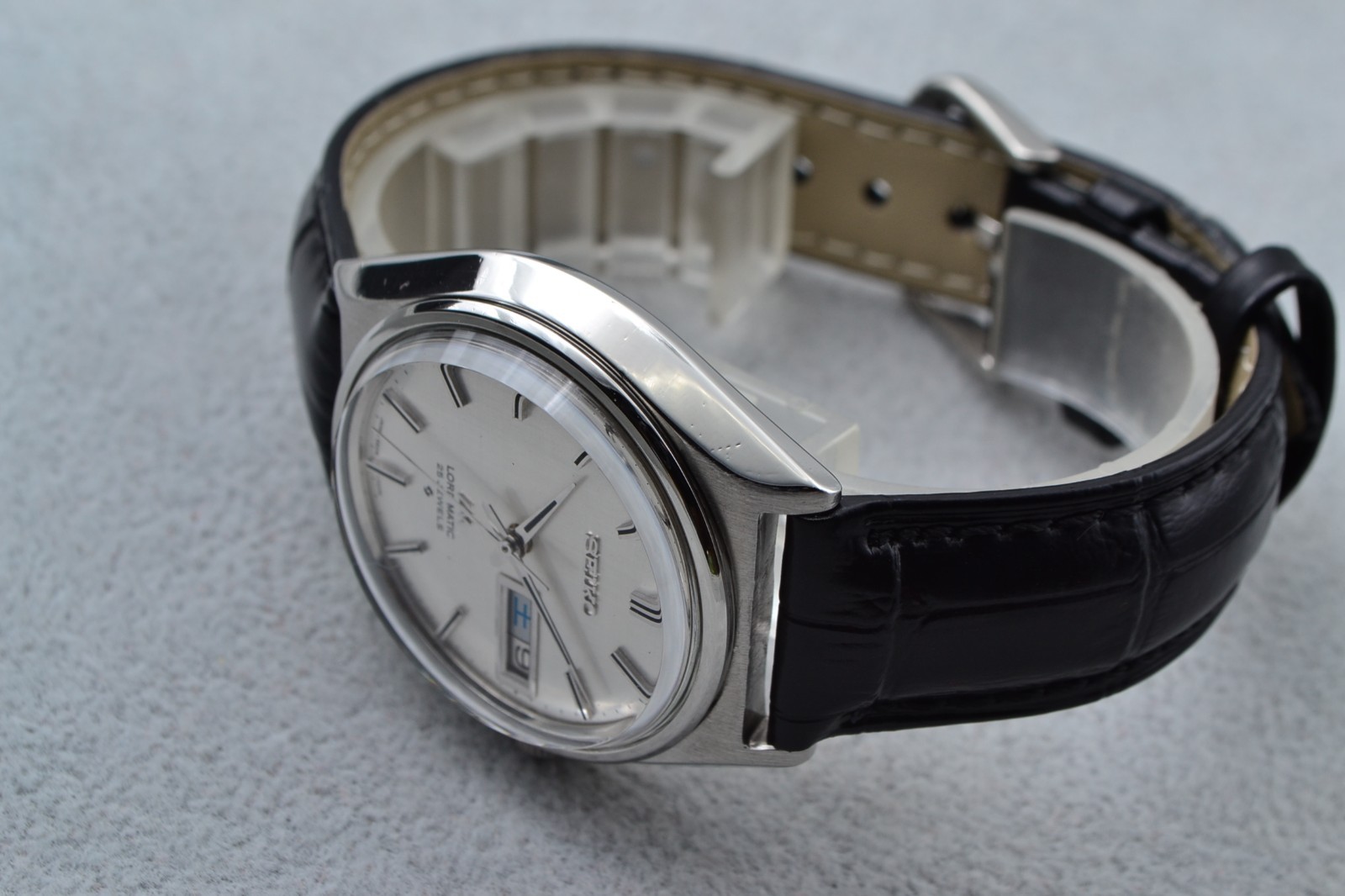 Vintage 1980 SEIKO LORD MATIC 5606-7010 White / OH, Serviced