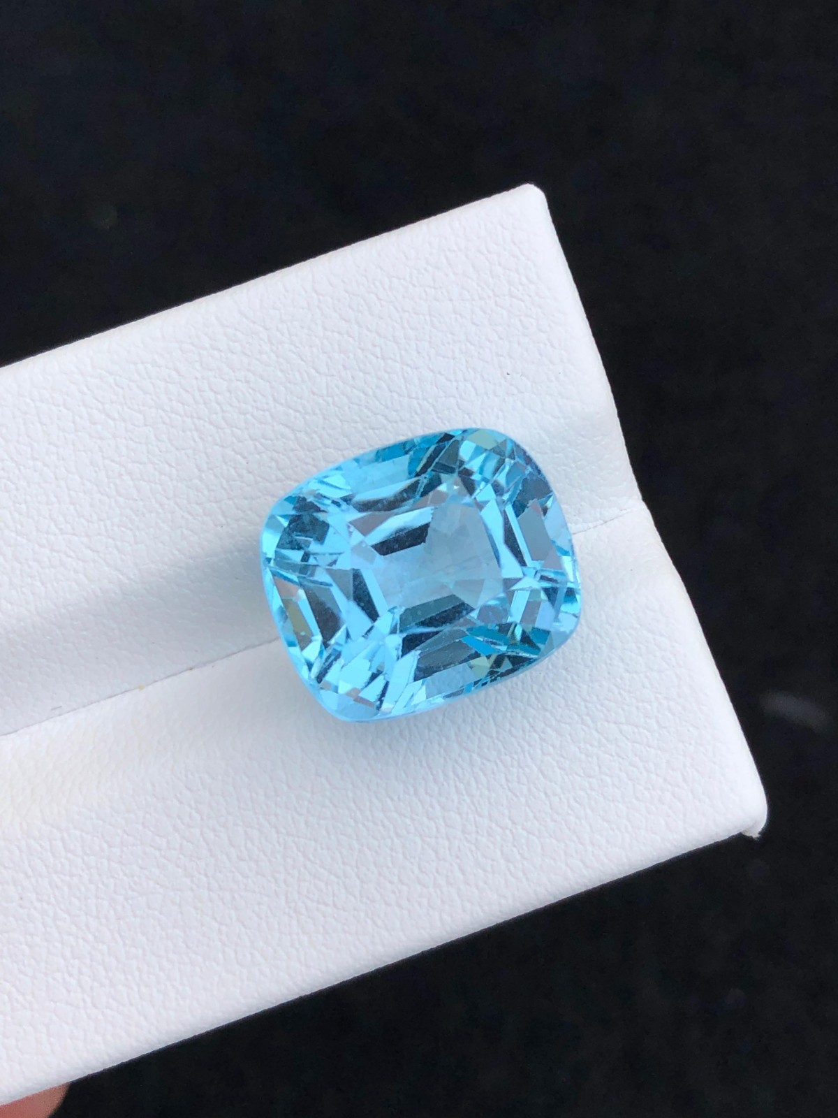 14.85 CT Beautiful Swiss Topaz Cushion shape loose Gemstone from Africa.