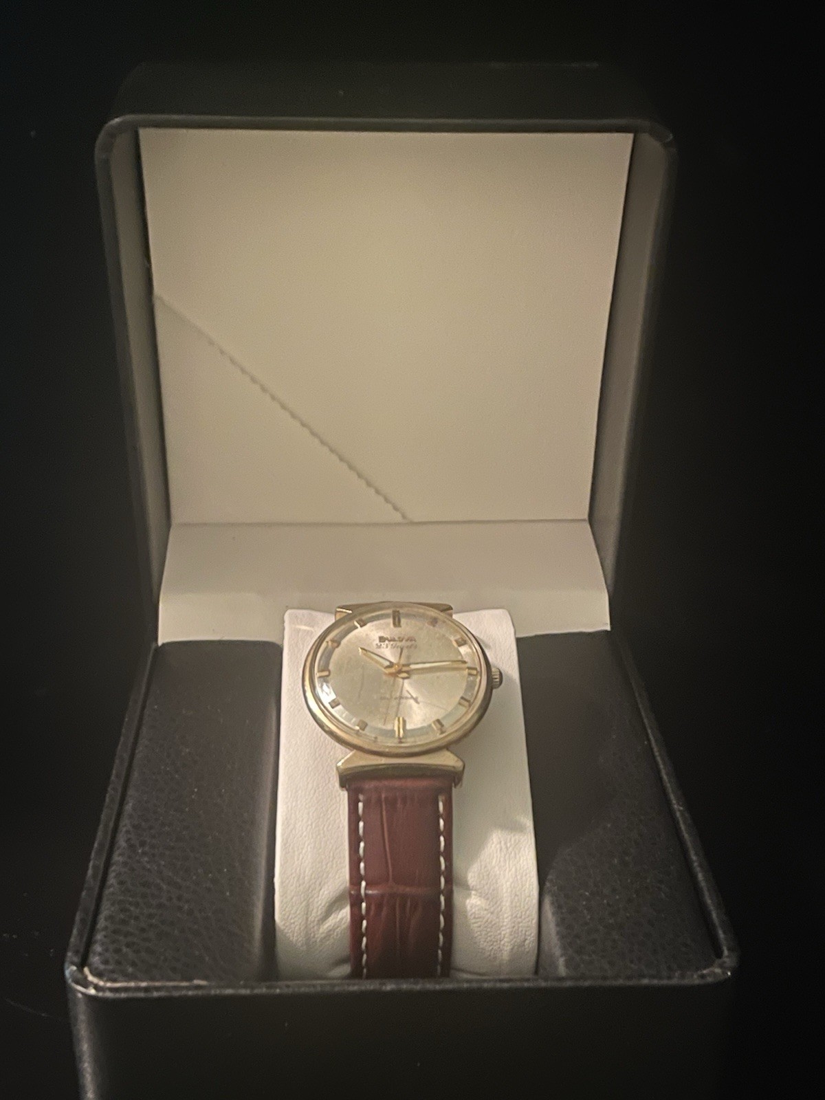 Vintage Bulova 23 Jewel Automatic Self Winding Mens Dress Watch Gold Tone Silver