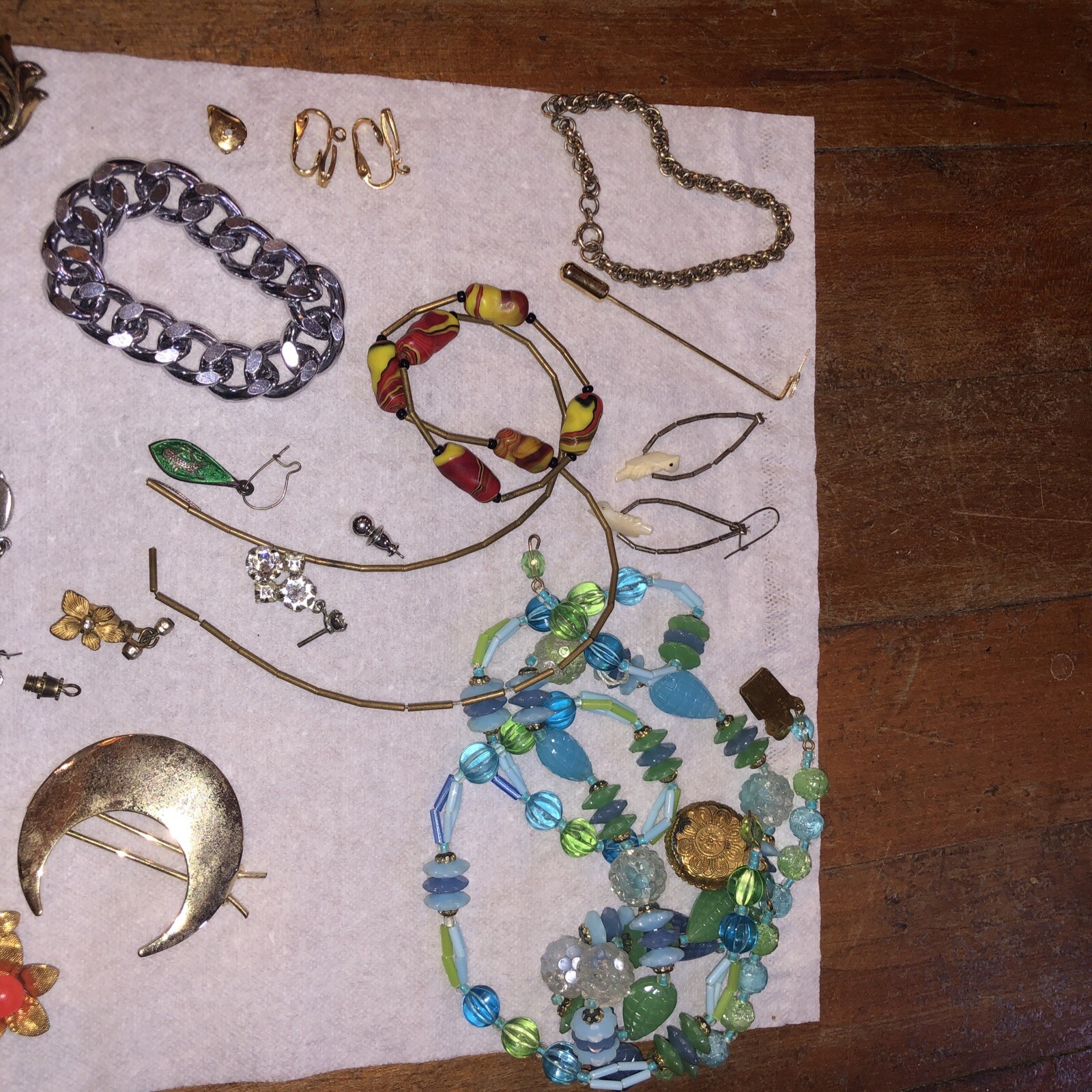 15pc Fashion Necklaces Earrings Pins Jewelry Misc & more Lot