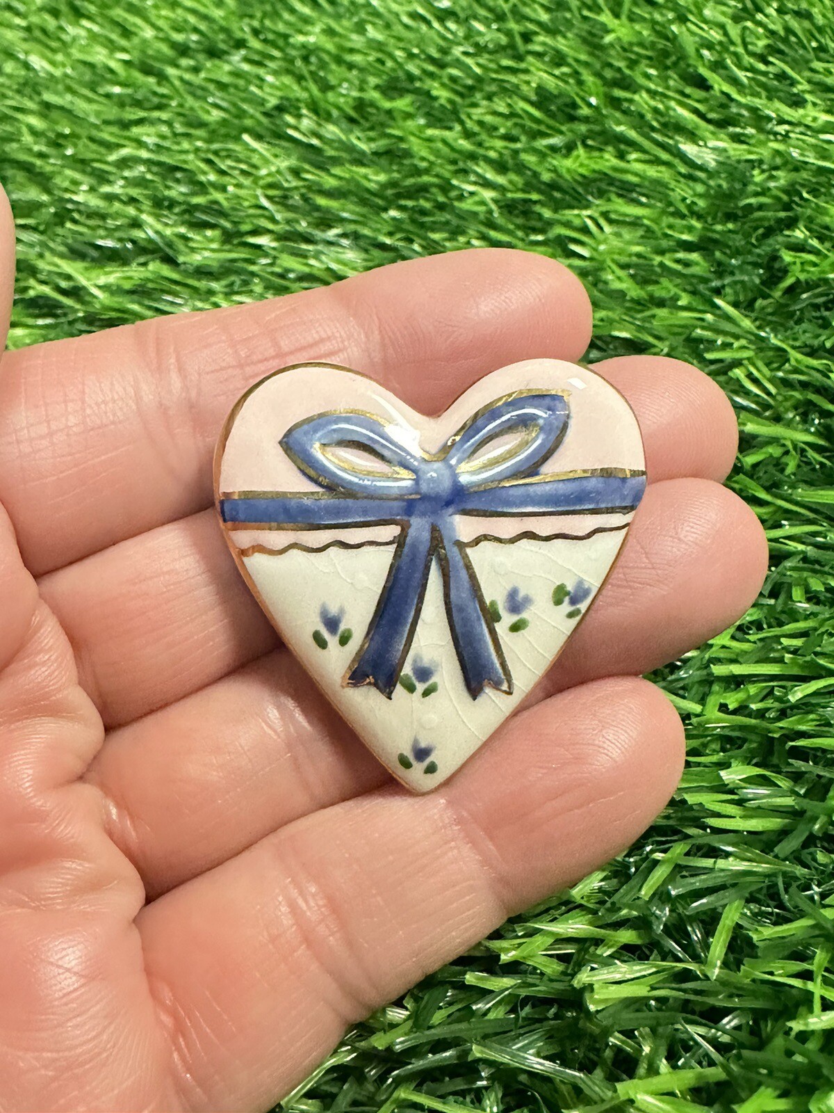 Vintage Gold Tone Ceramic & Enamel HEART Pink White With Blue Bow Brooch Pin
